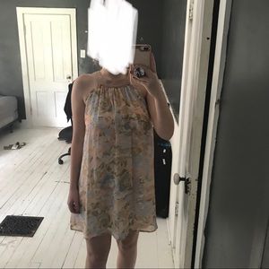 FLOWY FLORAL DRESS